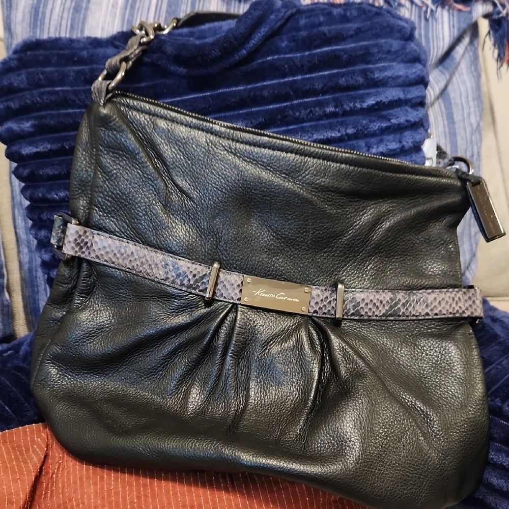 Kenneth Cole Black and Gray Shoulder Bag with Textured Accents